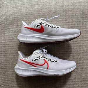 Nike women’s Pegasus sneakers